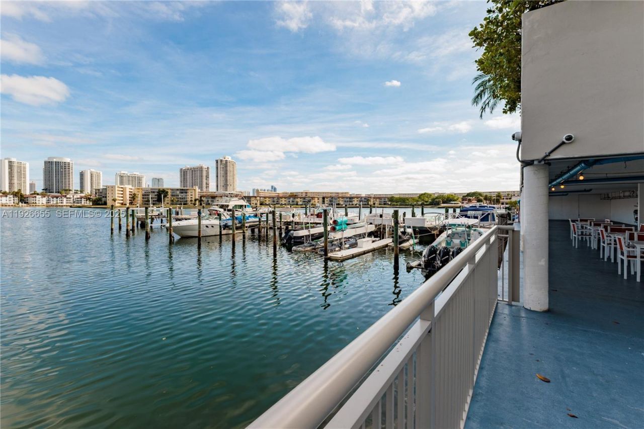 18011 Biscayne Blvd, Unit 1501, Aventura, FL 33160 Photo