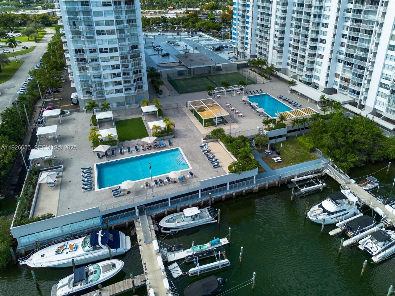 18011 Biscayne Blvd, Unit 1501, Aventura, FL 33160 Photo
