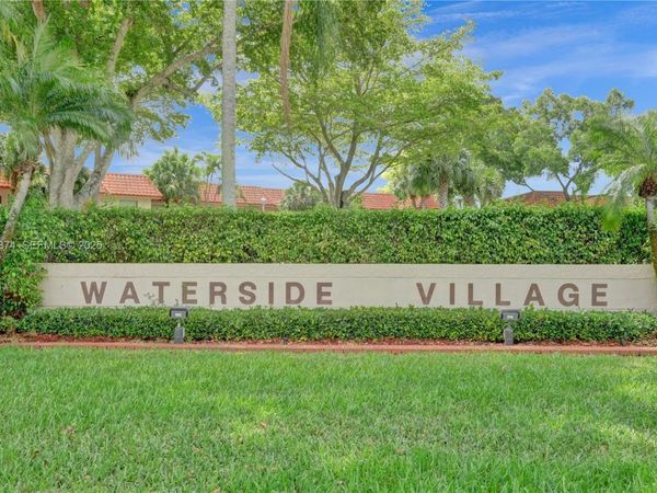 15801 W Waterside Cir, Unit 101, Sunrise, FL 33326