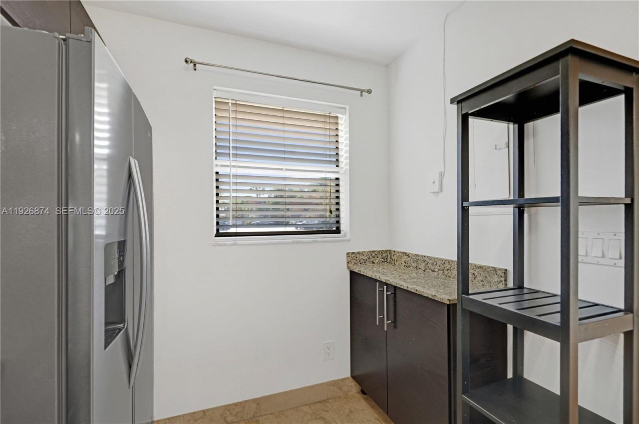 15801 W Waterside Cir, Unit 101, Sunrise, FL 33326 Photo