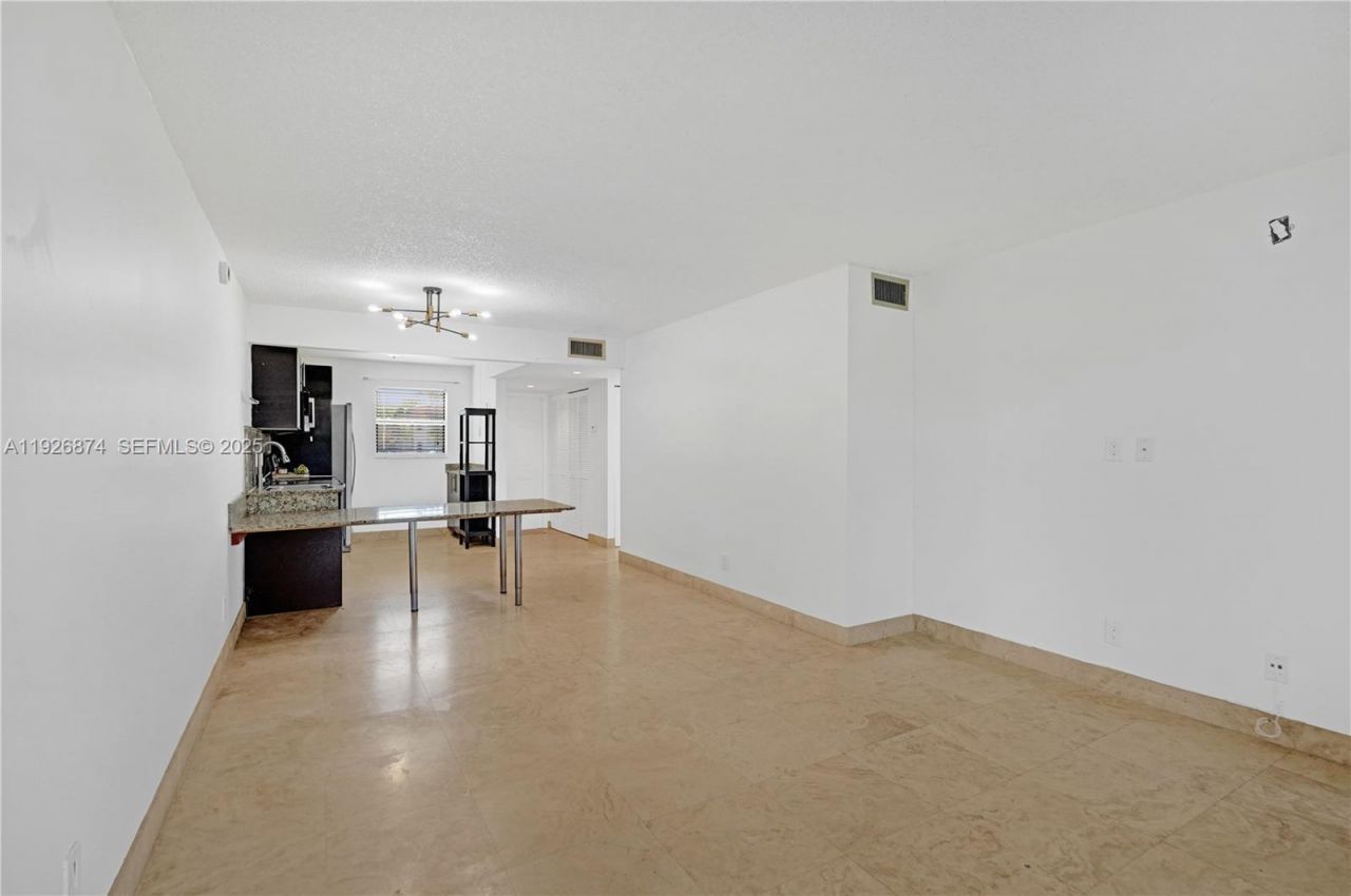 15801 W Waterside Cir, Unit 101, Sunrise, FL 33326 Photo