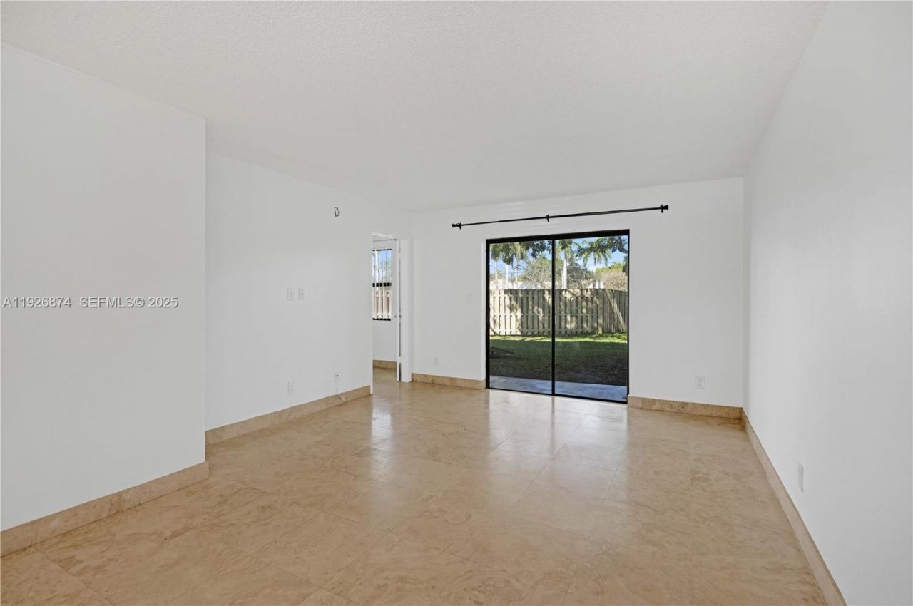 15801 W Waterside Cir, Unit 101, Sunrise, FL 33326 Photo