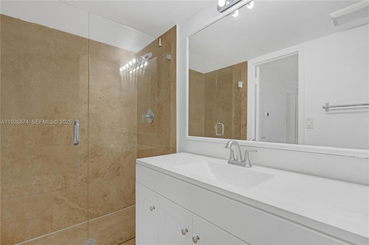 15801 W Waterside Cir, Unit 101, Sunrise, FL 33326 Photo