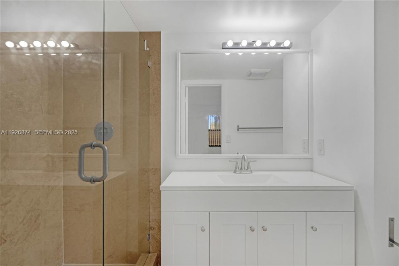 15801 W Waterside Cir, Unit 101, Sunrise, FL 33326 Photo