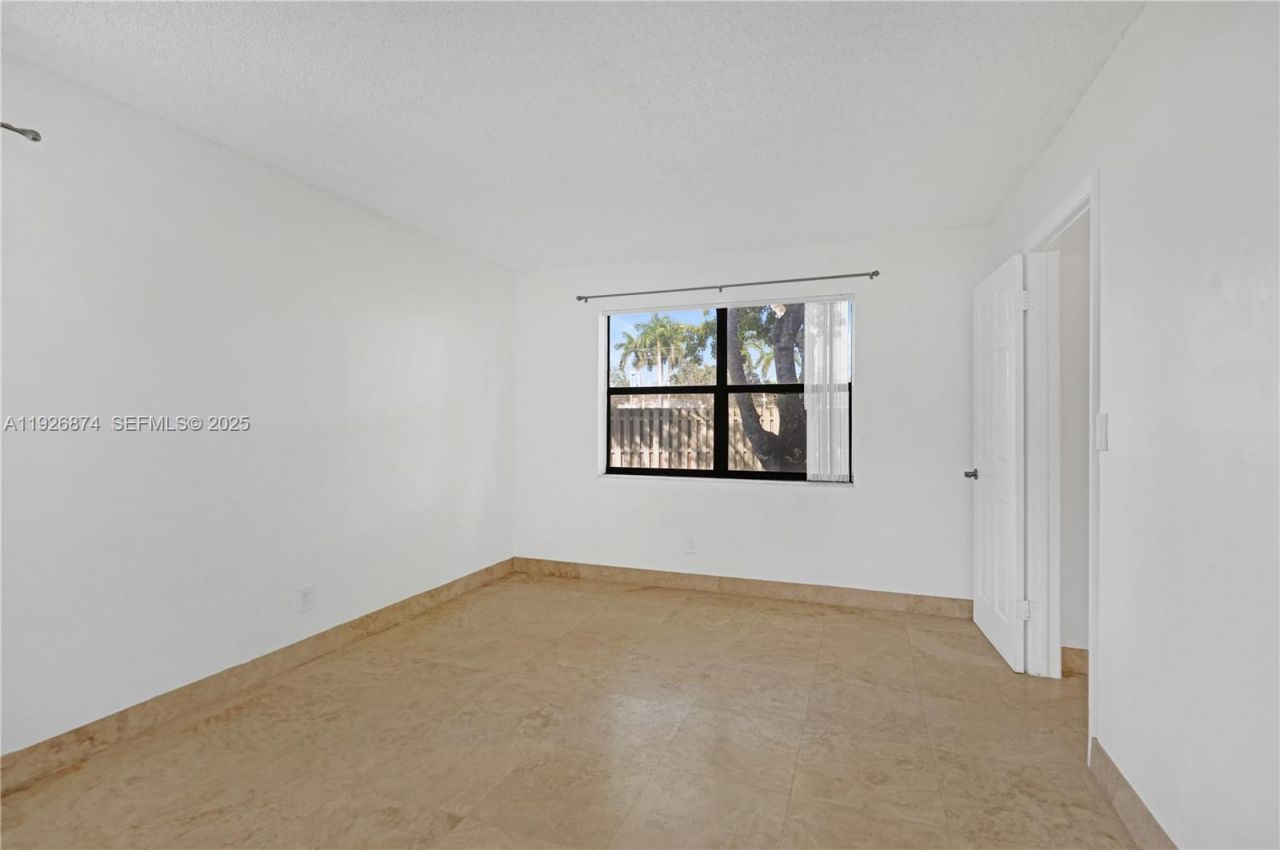 15801 W Waterside Cir, Unit 101, Sunrise, FL 33326 Photo