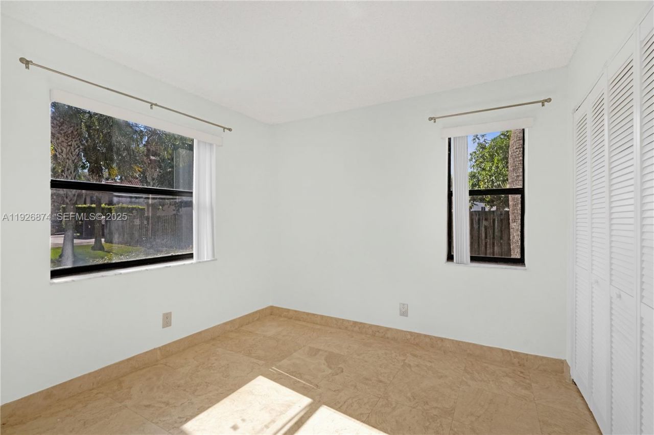 15801 W Waterside Cir, Unit 101, Sunrise, FL 33326 Photo