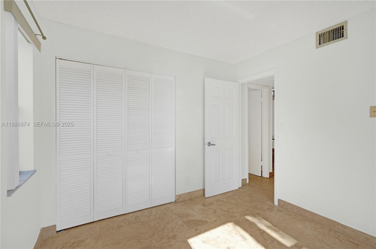 15801 W Waterside Cir, Unit 101, Sunrise, FL 33326 Photo