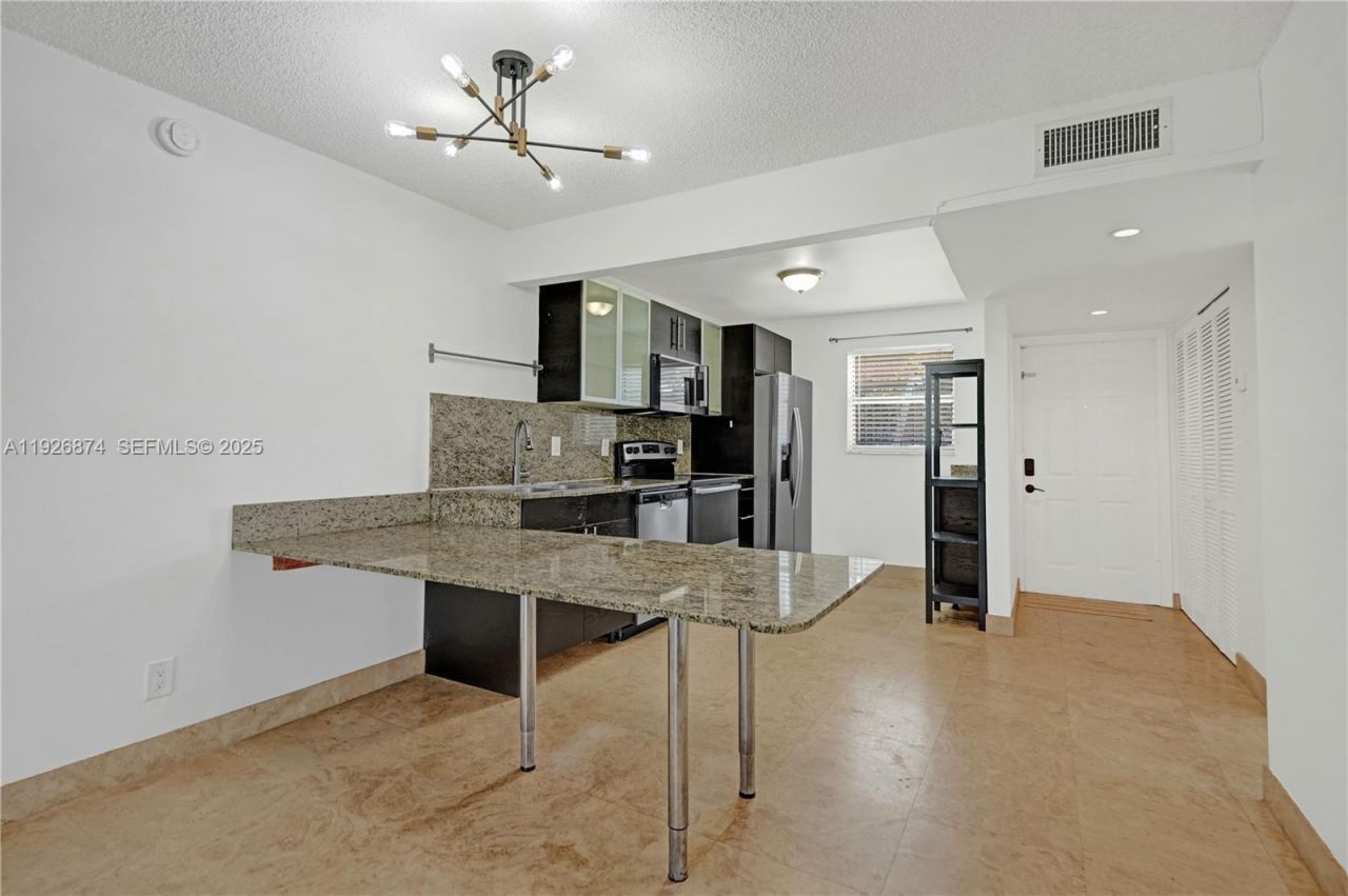 15801 W Waterside Cir, Unit 101, Sunrise, FL 33326 Photo