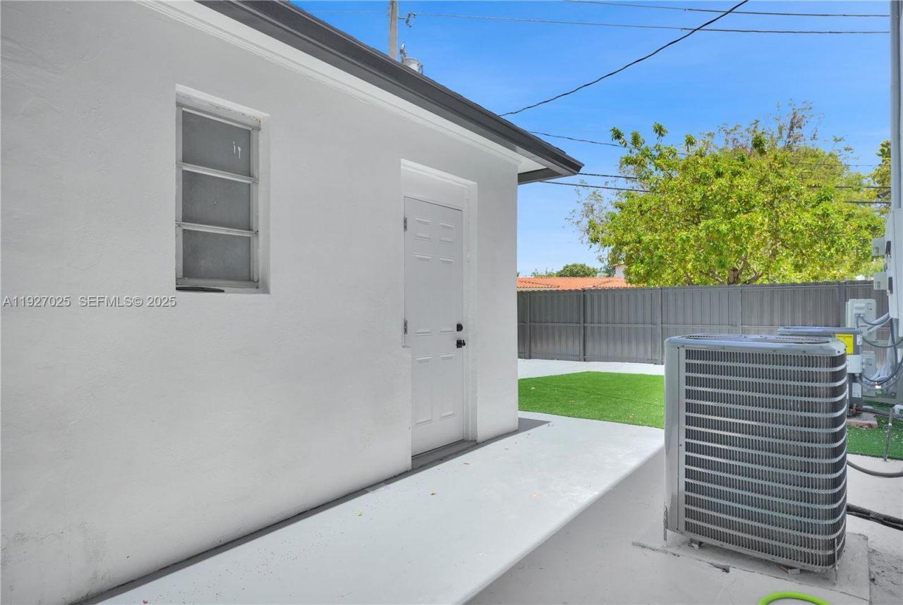 210 Beacom Blvd, Unit B, Miami, FL 33135 Photo