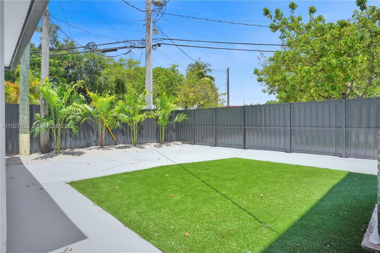 210 Beacom Blvd, Unit B, Miami, FL 33135 Photo