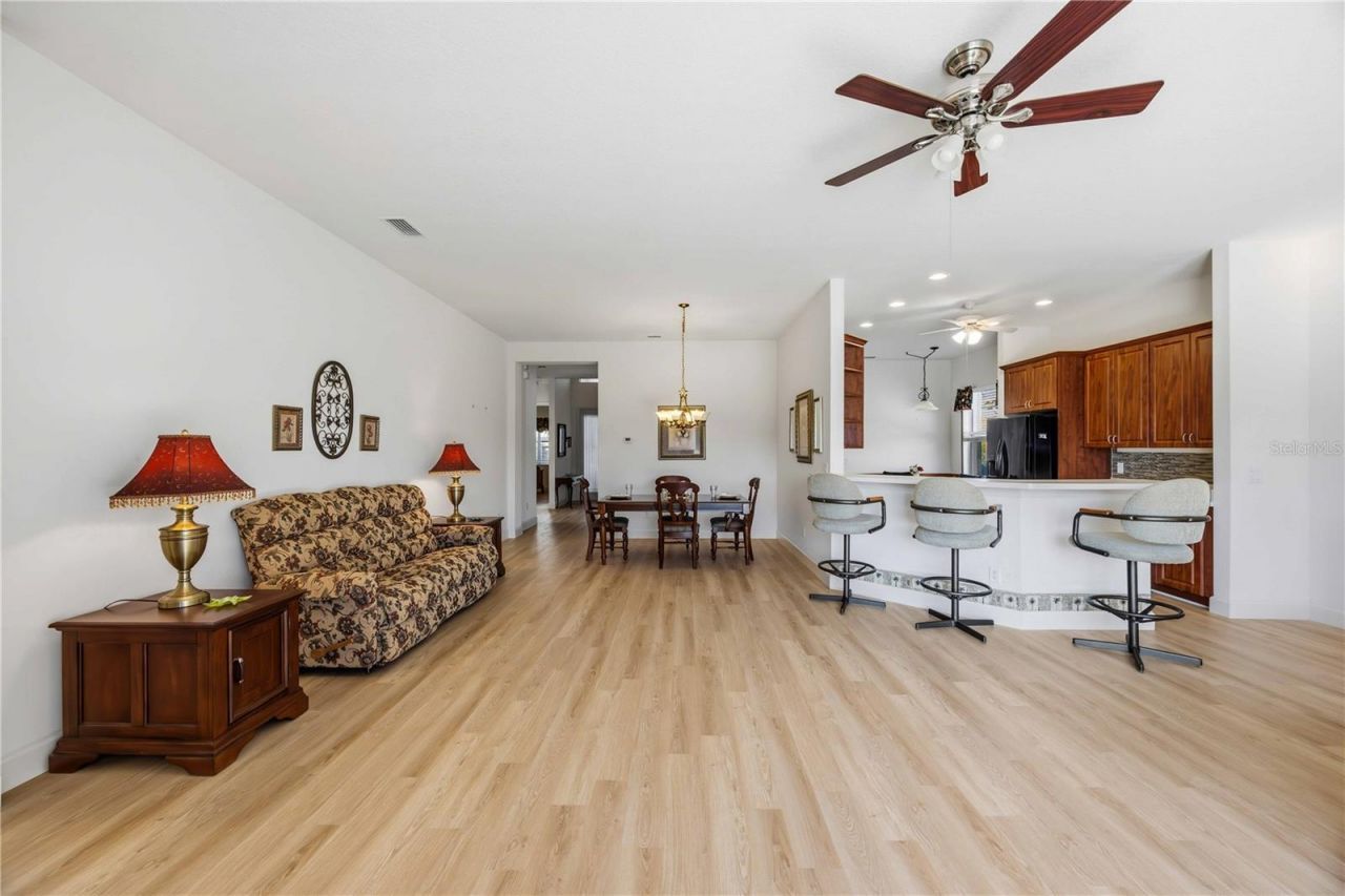 4218 64th Drive E, Sarasota, FL 34243 Photo