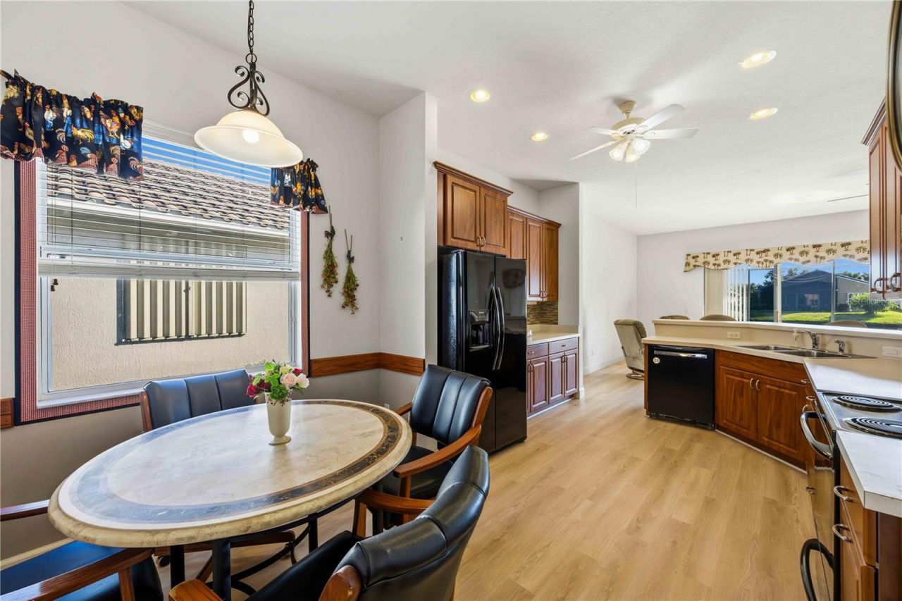 4218 64th Drive E, Sarasota, FL 34243 Photo