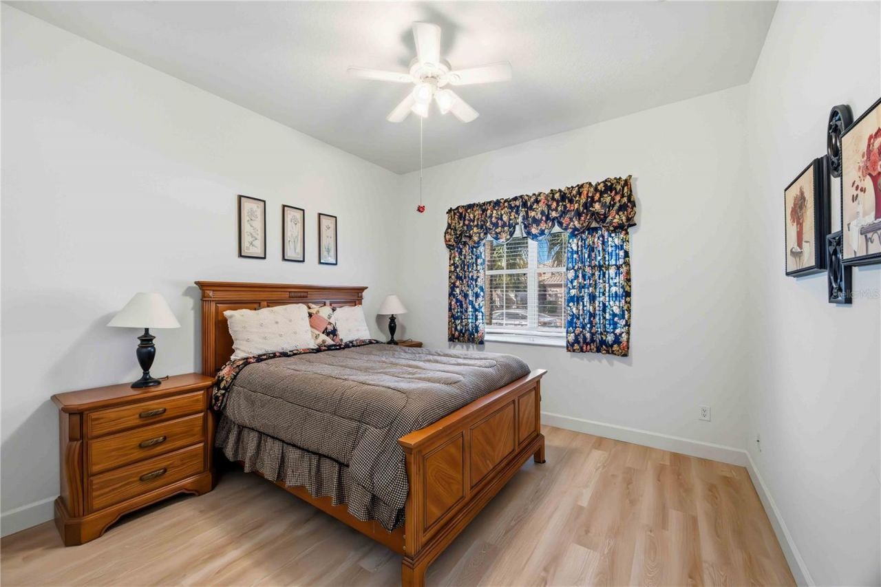 4218 64th Drive E, Sarasota, FL 34243 Photo