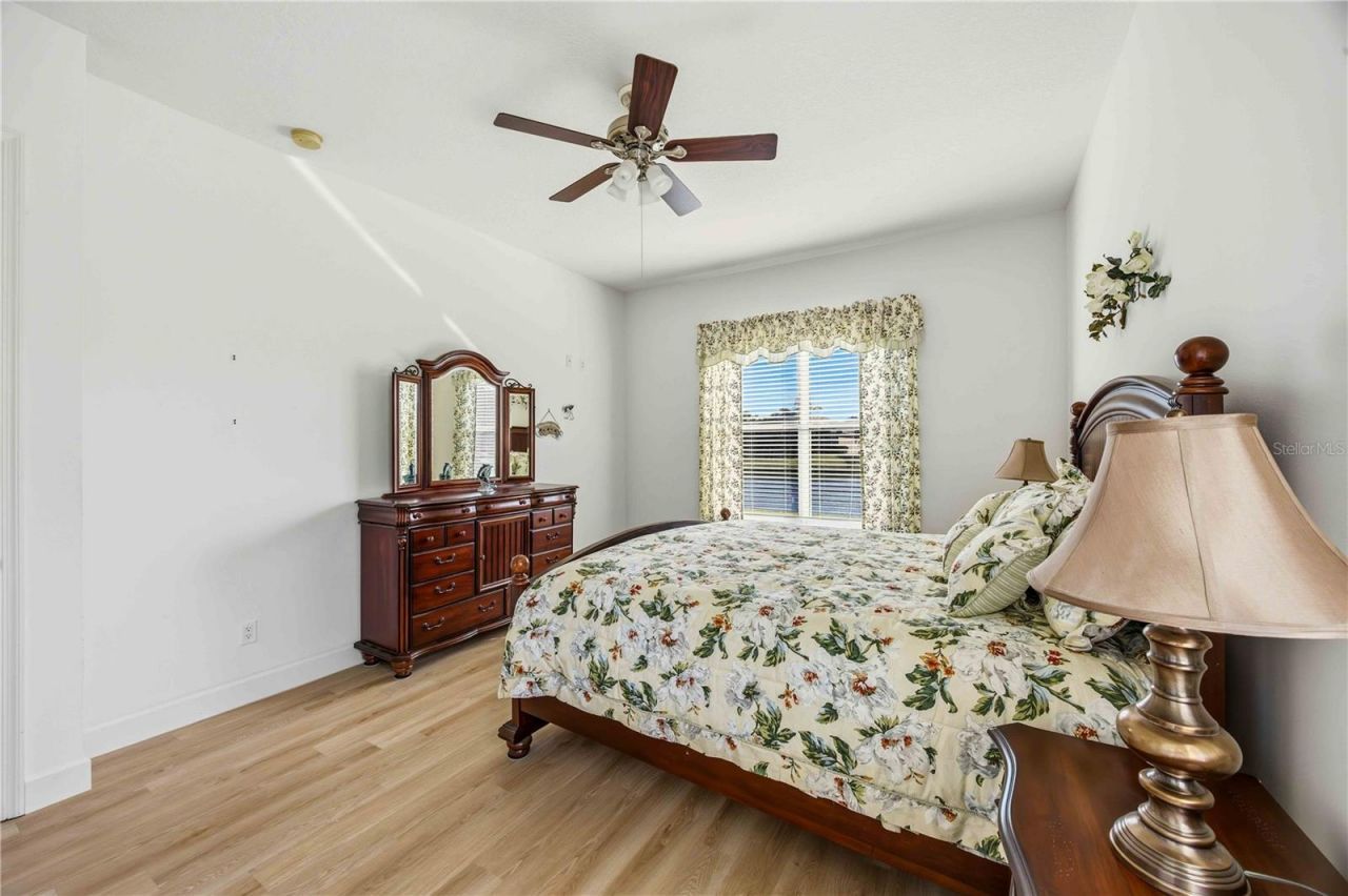 4218 64th Drive E, Sarasota, FL 34243 Photo