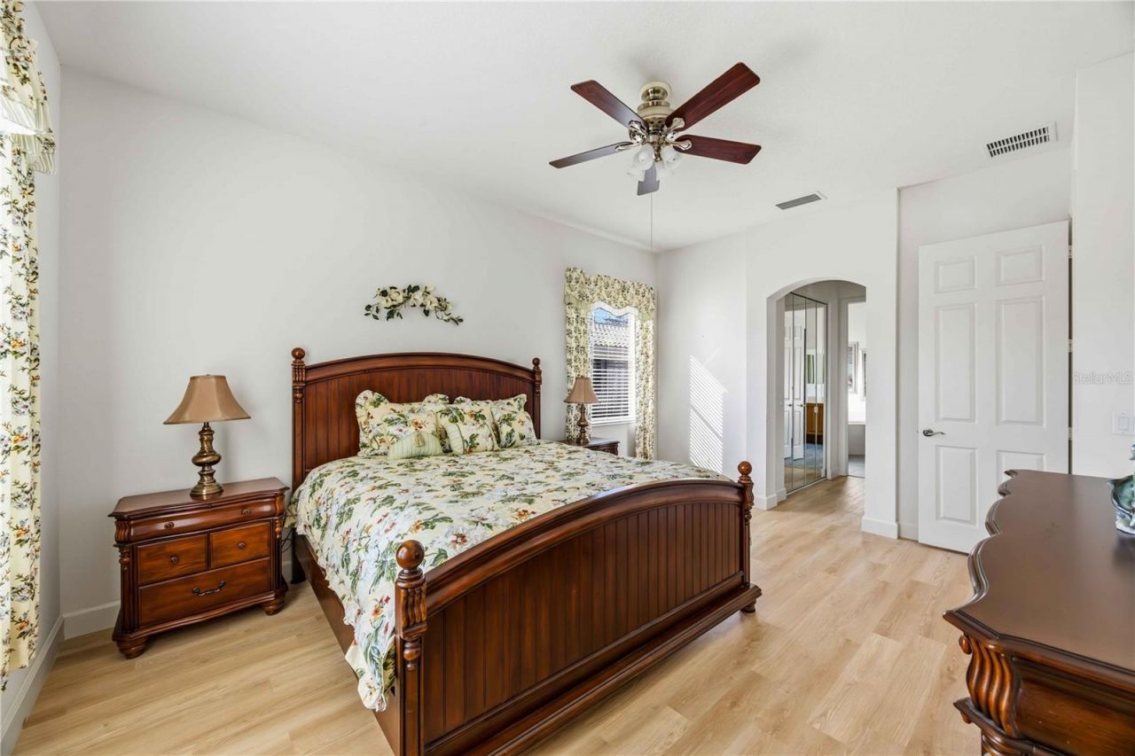 4218 64th Drive E, Sarasota, FL 34243 Photo