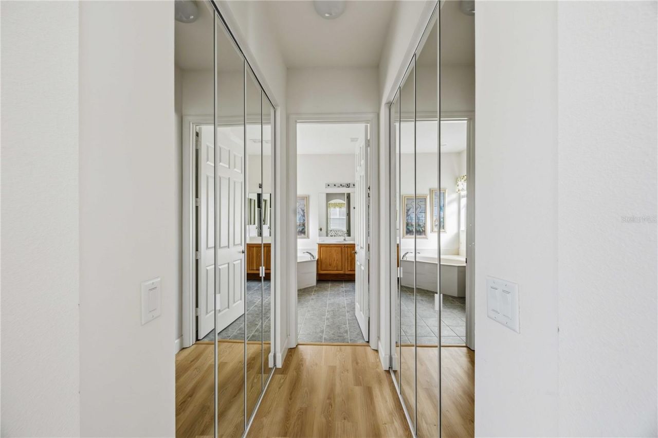 4218 64th Drive E, Sarasota, FL 34243 Photo