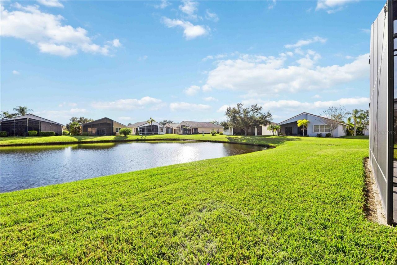 4218 64th Drive E, Sarasota, FL 34243 Photo