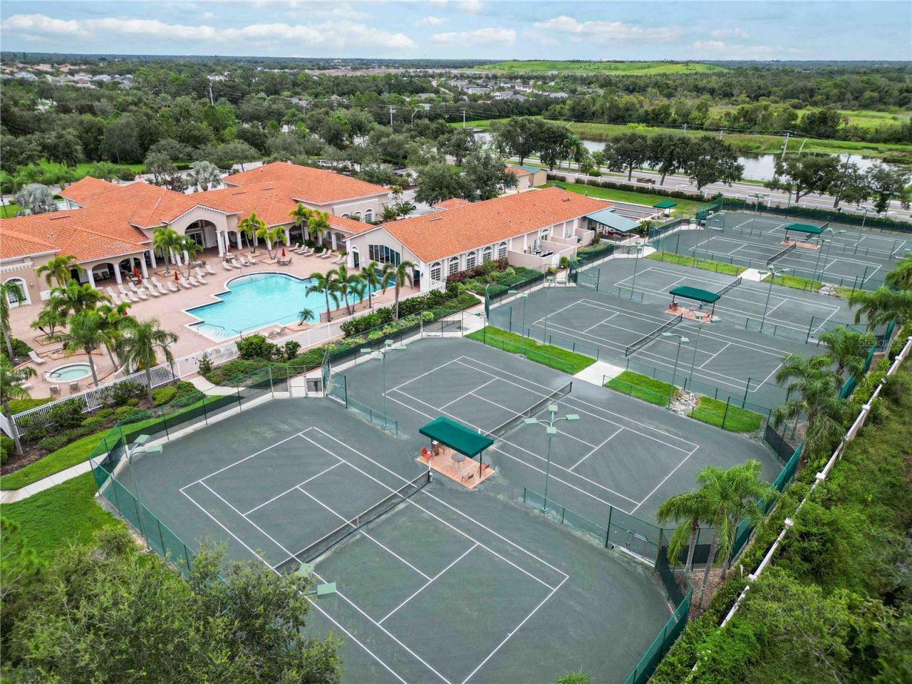 4218 64th Drive E, Sarasota, FL 34243 Photo