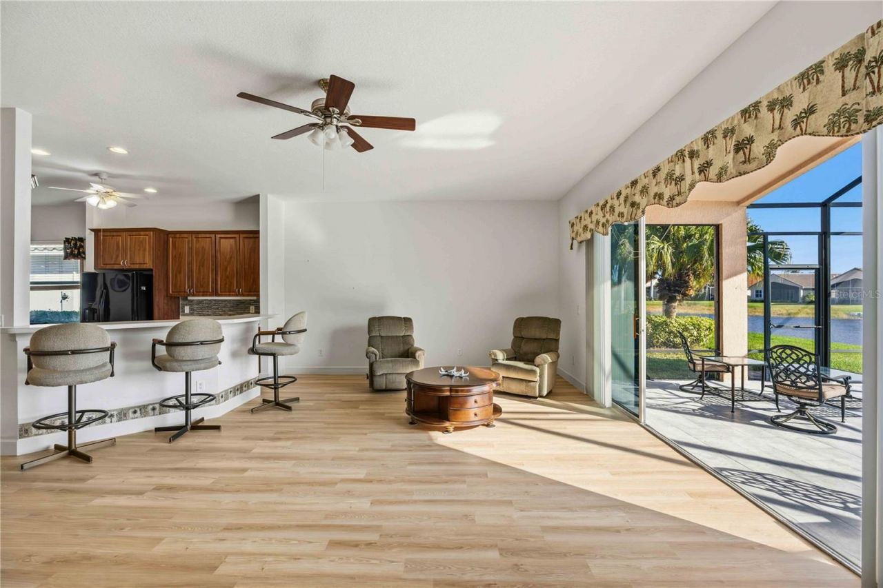 4218 64th Drive E, Sarasota, FL 34243 Photo