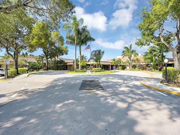 8880 Sunrise Lakes Blvd, Unit 209, Sunrise, FL 33322