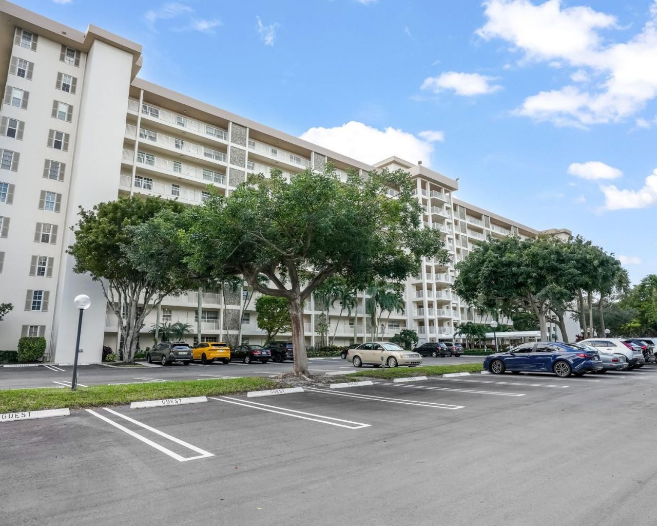 3510 Oaks Way, Unit 306, Pompano Beach, FL 33069 Photo