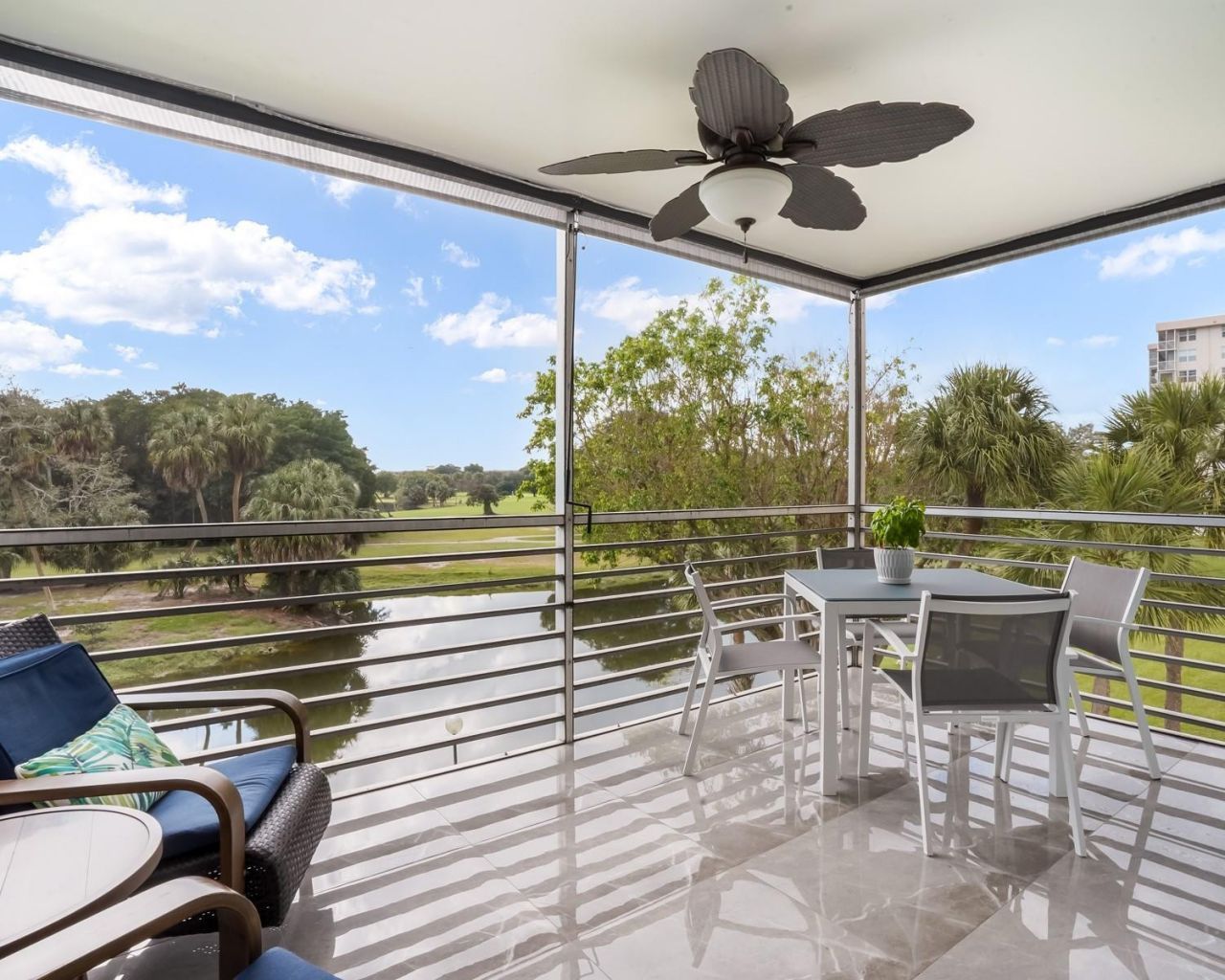 3510 Oaks Way, Unit 306, Pompano Beach, FL 33069 Photo