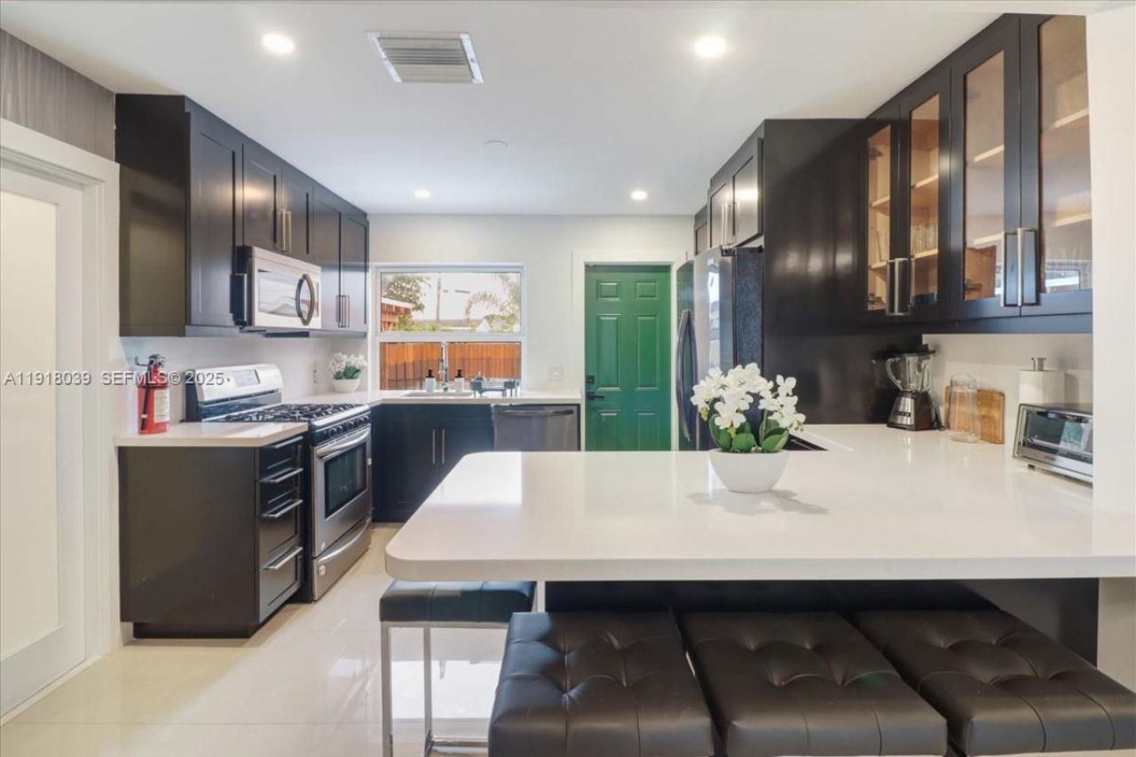 2215 Cleveland St, Hollywood, FL 33020 Photo