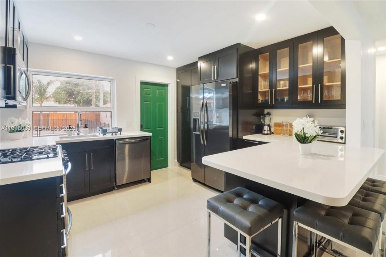 2215 Cleveland St, Hollywood, FL 33020 Photo