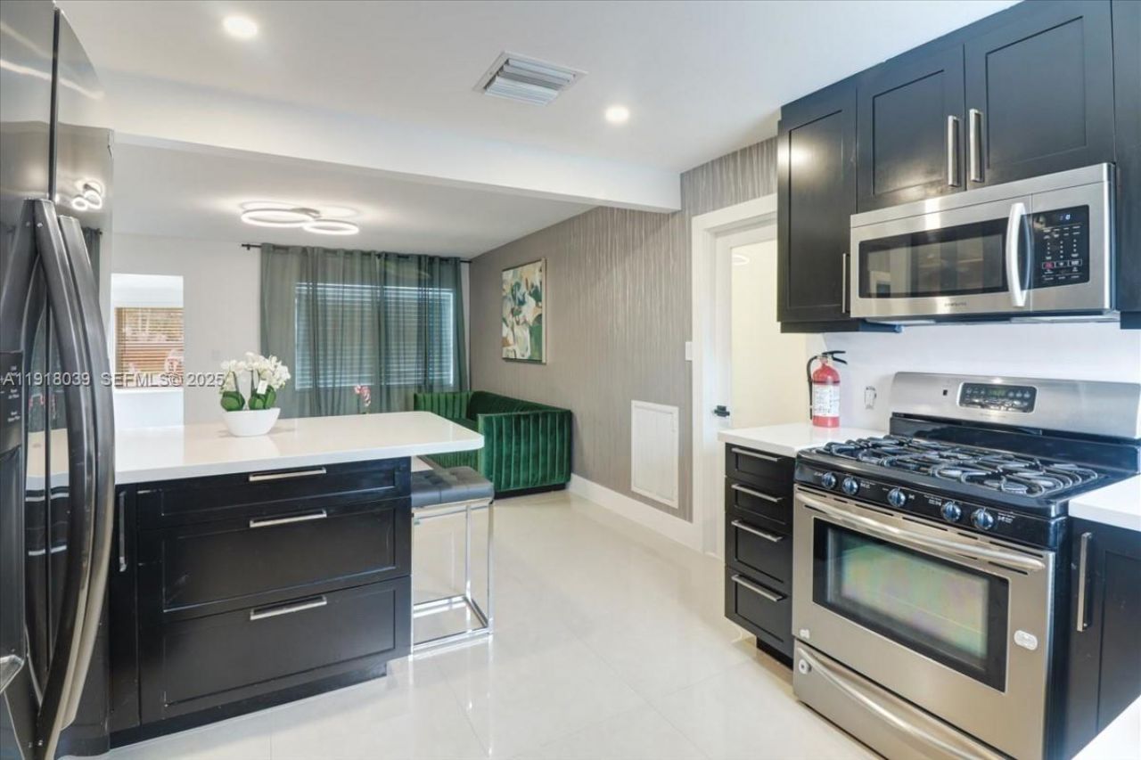 2215 Cleveland St, Hollywood, FL 33020 Photo