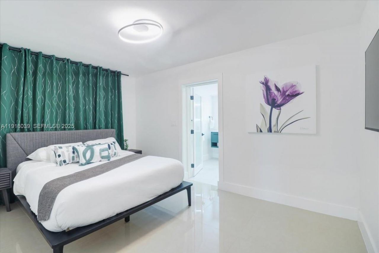 2215 Cleveland St, Hollywood, FL 33020 Photo