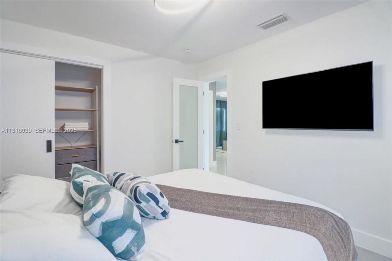 2215 Cleveland St, Hollywood, FL 33020 Photo