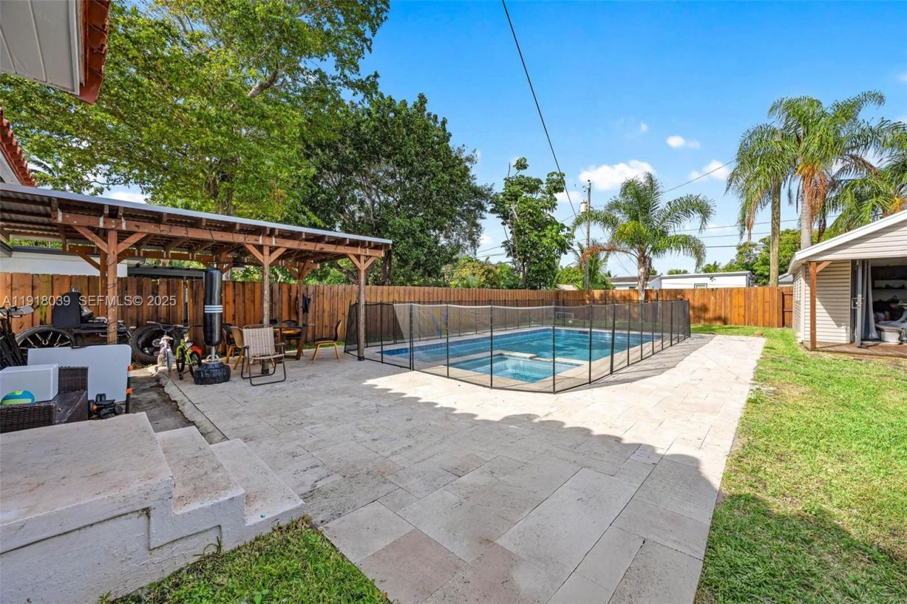 2215 Cleveland St, Hollywood, FL 33020 Photo