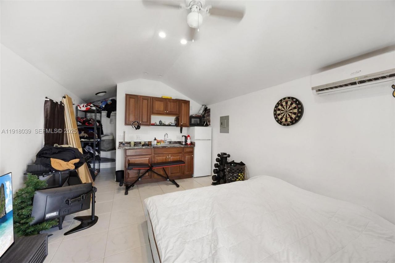 2215 Cleveland St, Hollywood, FL 33020 Photo