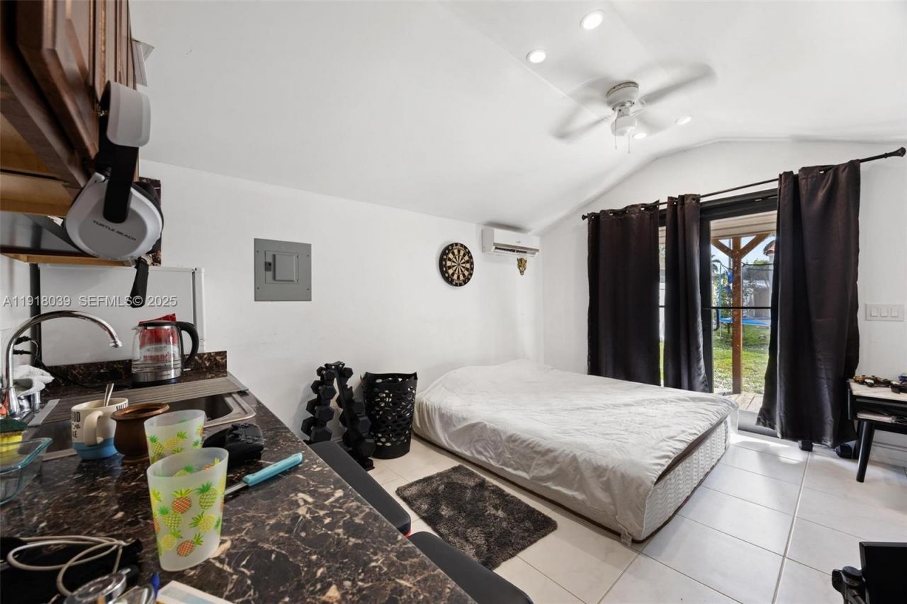 2215 Cleveland St, Hollywood, FL 33020 Photo