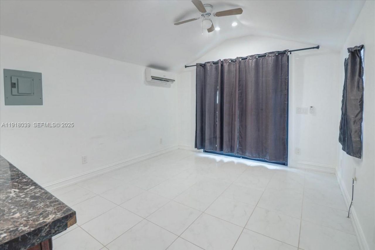 2215 Cleveland St, Hollywood, FL 33020 Photo