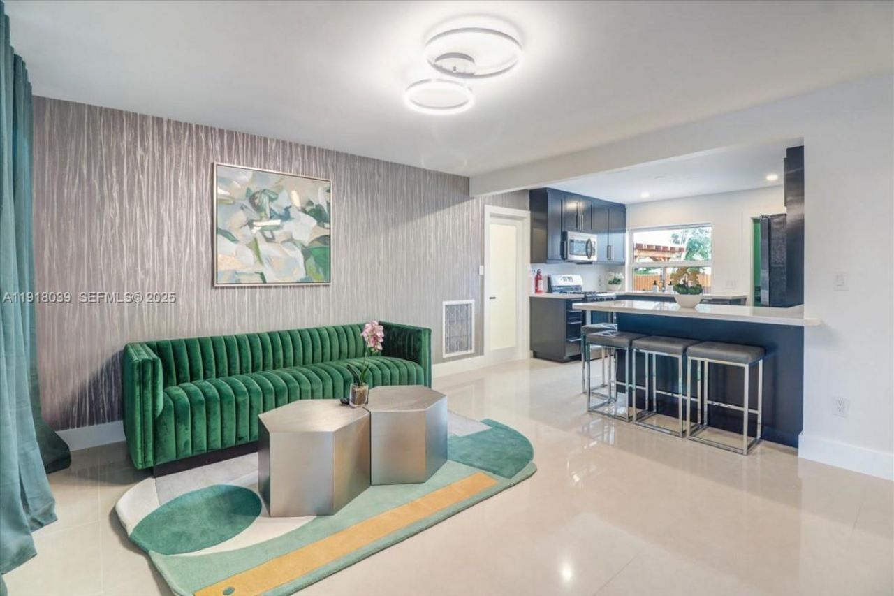 2215 Cleveland St, Hollywood, FL 33020 Photo