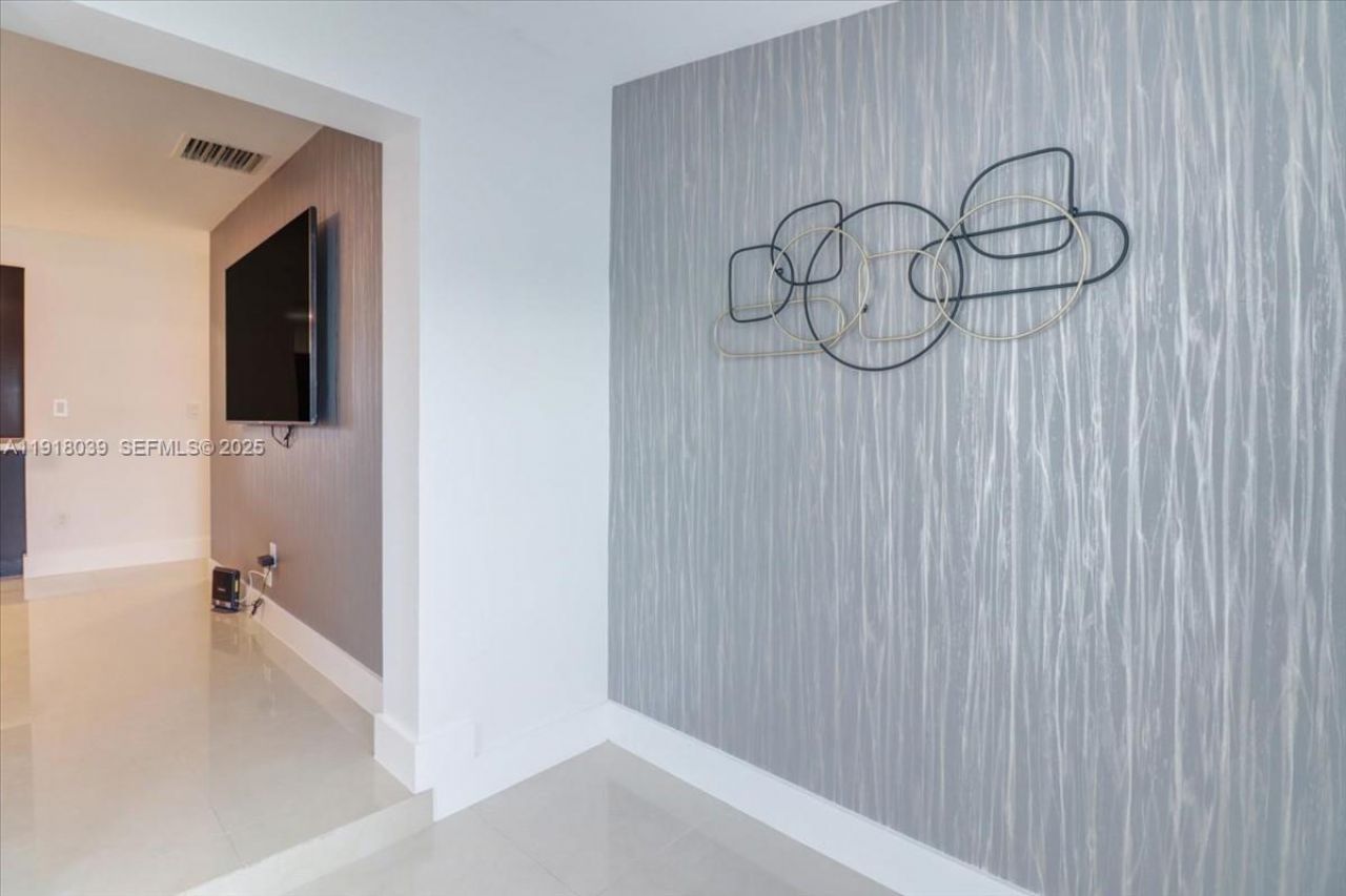 2215 Cleveland St, Hollywood, FL 33020 Photo