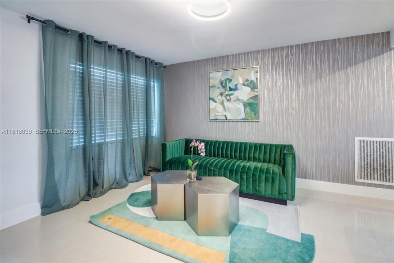 2215 Cleveland St, Hollywood, FL 33020 Photo