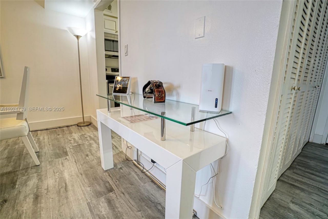 5225 Collins Ave, Unit 1204, Miami Beach, FL 33140 Photo