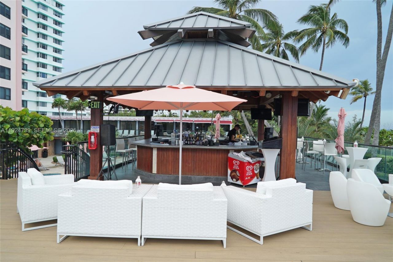 5225 Collins Ave, Unit 1204, Miami Beach, FL 33140 Photo