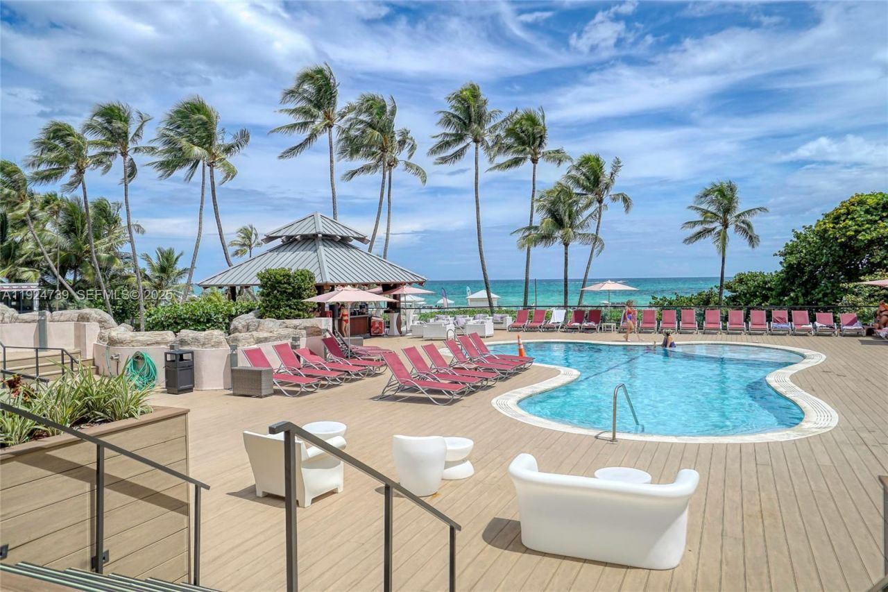 5225 Collins Ave, Unit 1204, Miami Beach, FL 33140 Photo