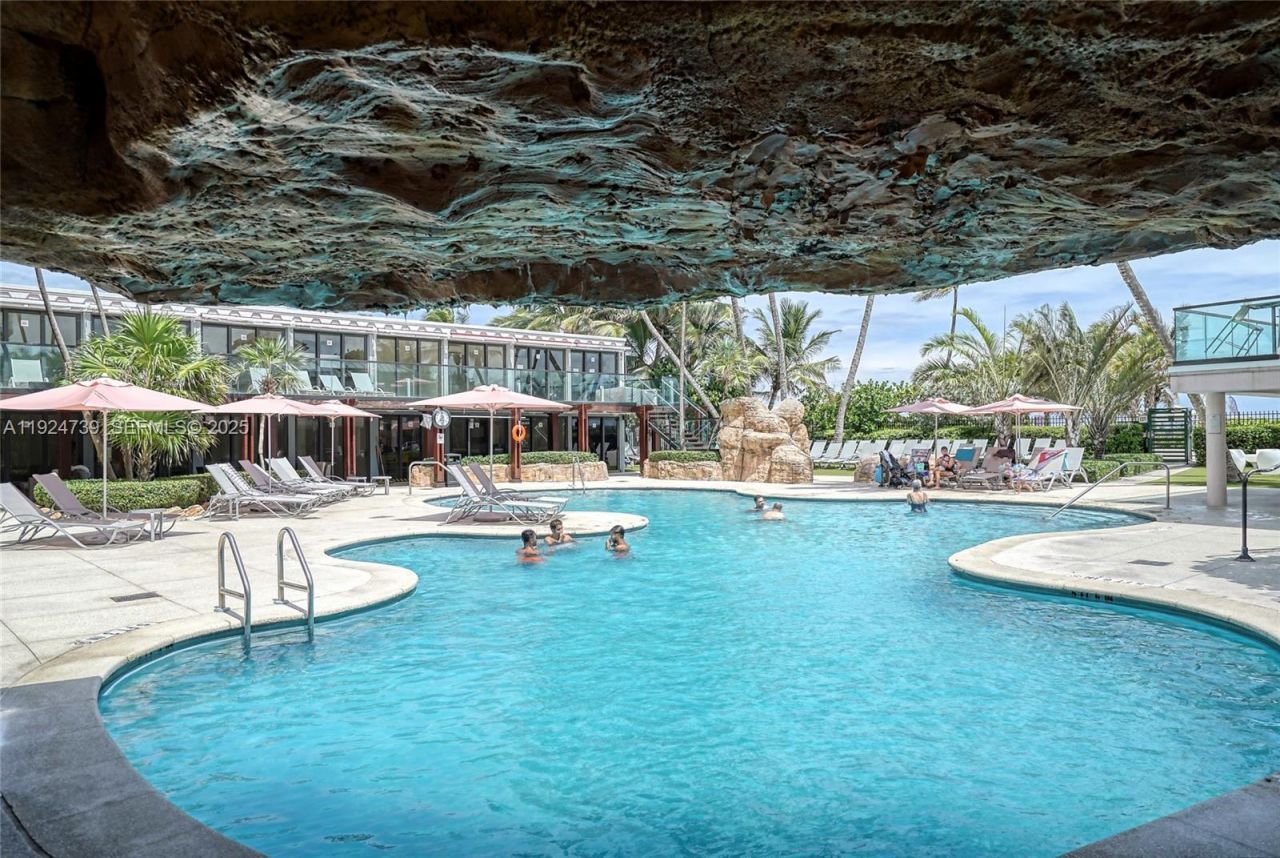 5225 Collins Ave, Unit 1204, Miami Beach, FL 33140 Photo