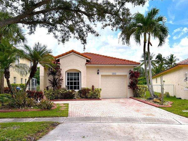 Pembroke Pines, FL 33028