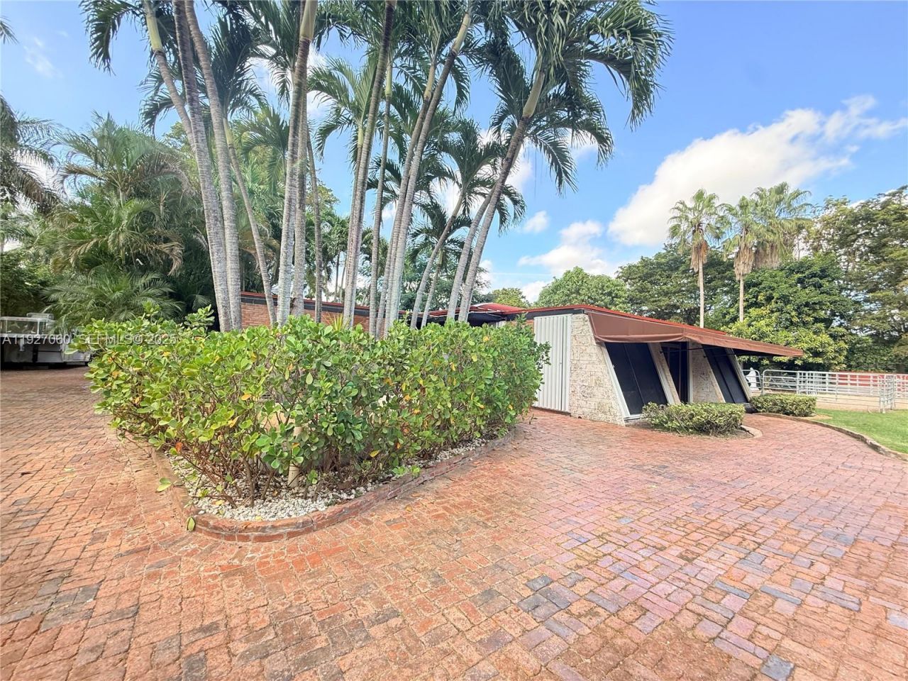 5877 SW 123rd Ave, Unit Main, Miami, FL 33183 Photo