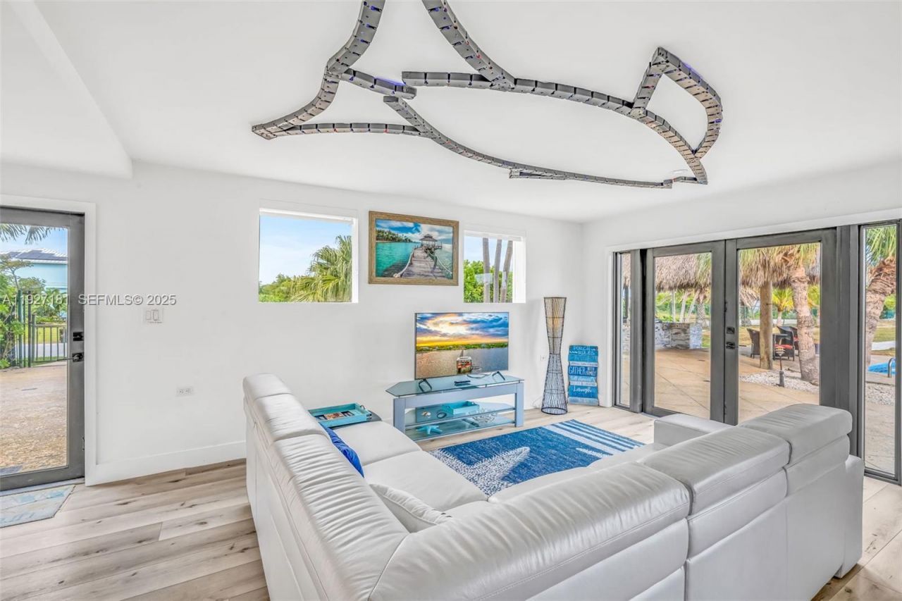 30468 Oleander Blvd, Big Pine Key, FL 33043 Photo