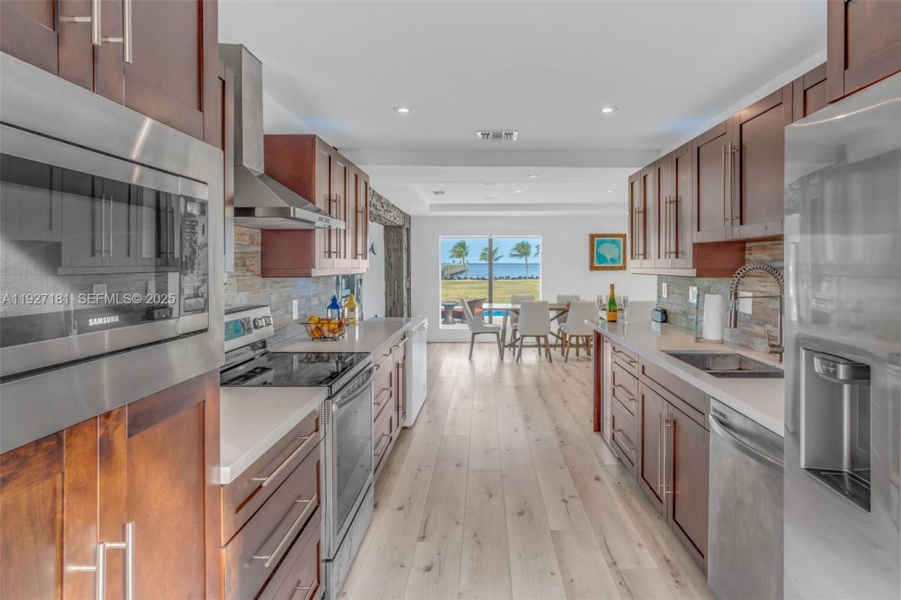 30468 Oleander Blvd, Big Pine Key, FL 33043 Photo