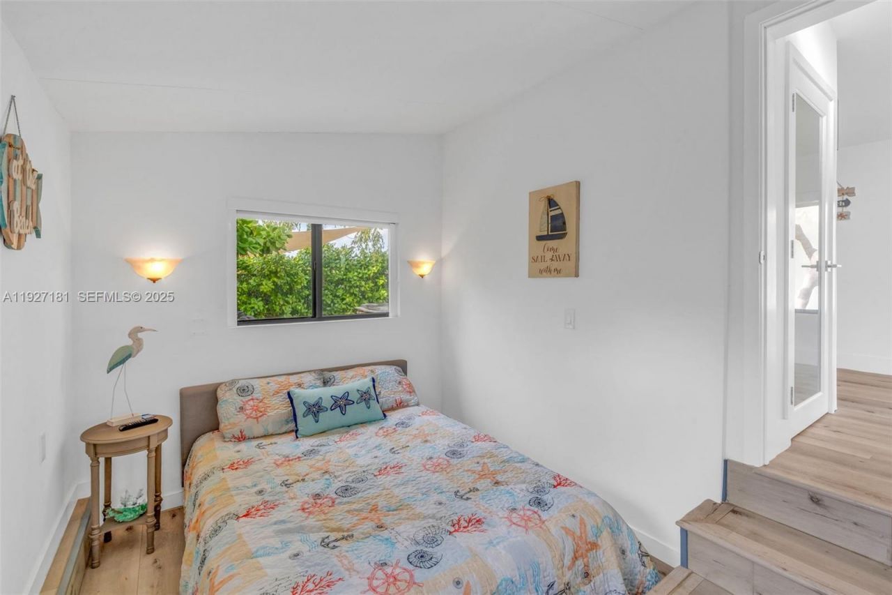 30468 Oleander Blvd, Big Pine Key, FL 33043 Photo