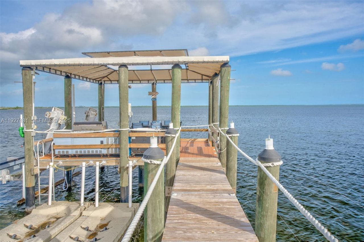 30468 Oleander Blvd, Big Pine Key, FL 33043 Photo