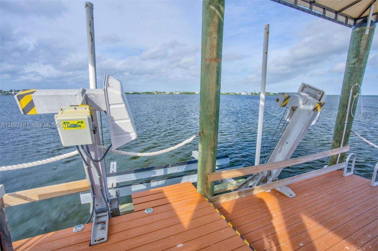 30468 Oleander Blvd, Big Pine Key, FL 33043 Photo