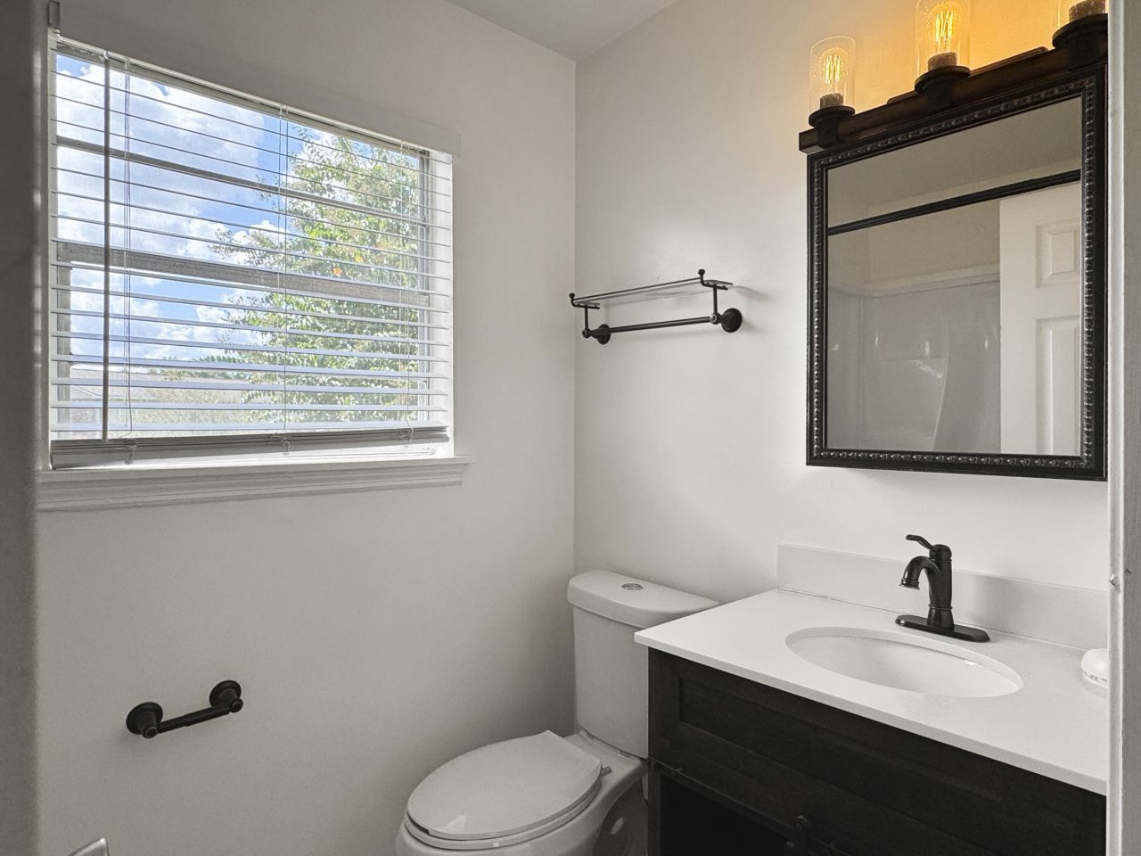 415 Parkdale Drive Photo 13